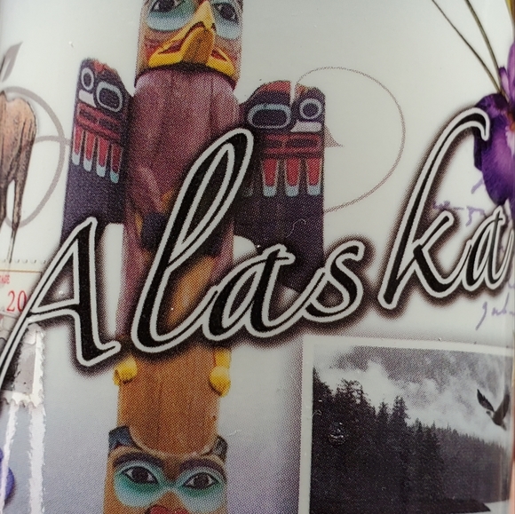 Alaska Salt and Pepper Shakers - Picture 15 of 15